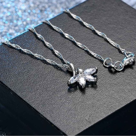 White Fuchsia Flower Necklace - Picture 4 of 5